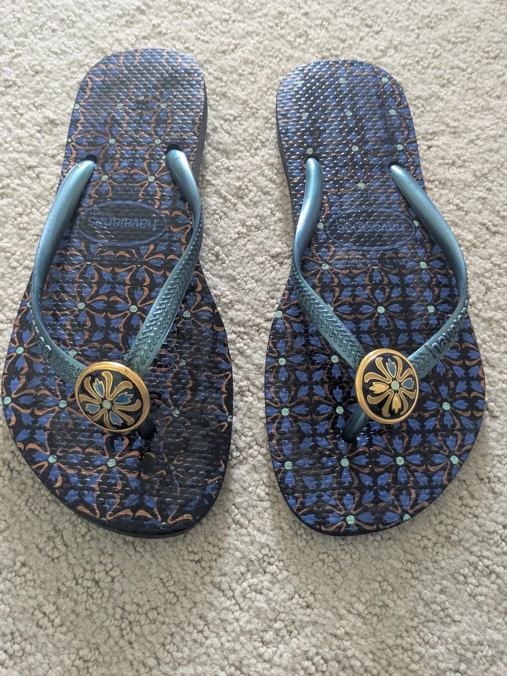 Havaianas Women's Blue Patterned Flip Flops with Gold Accent